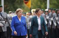 Filename=000_1KD8VY.jpg
Filesize=85KiB
Dimensions=1000x646
Date added=Sep 18, 2019 000_1KD8VY.jpg