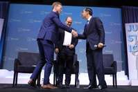 Filename=063_1183985770.jpg
Filesize=102KiB
Dimensions=1000x667
Date added=Oct 28, 2019 063_1183985770.jpg