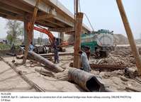 Filename=Pic15-039.jpg
Filesize=175KiB
Dimensions=1000x727
Date added=Apr 15, 2018 Pic15-039.jpg